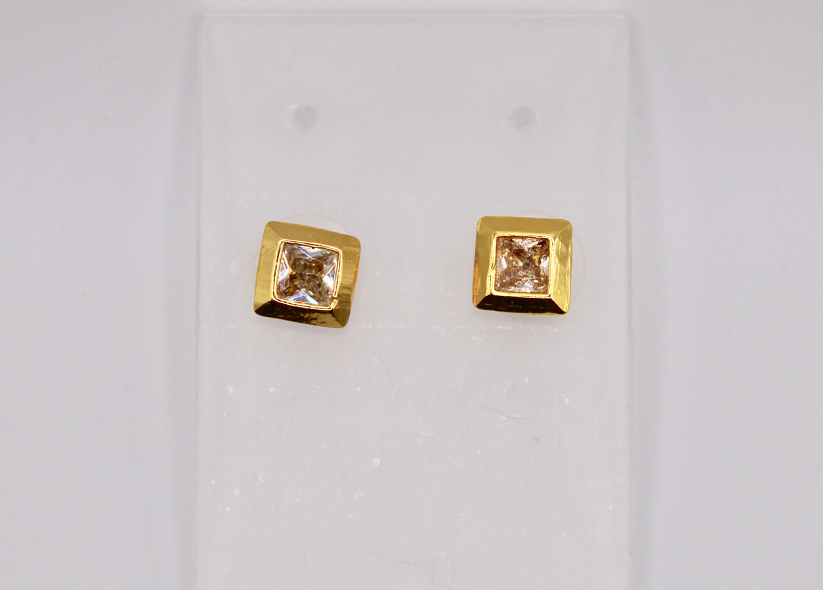 Gold-Tone Studs With Cubic Zirconia - E1249