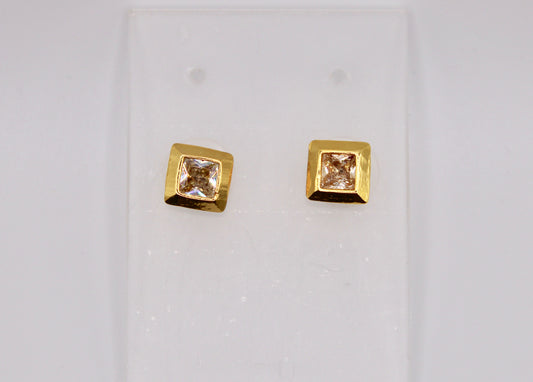 Gold-Tone Studs With Cubic Zirconia - E1249