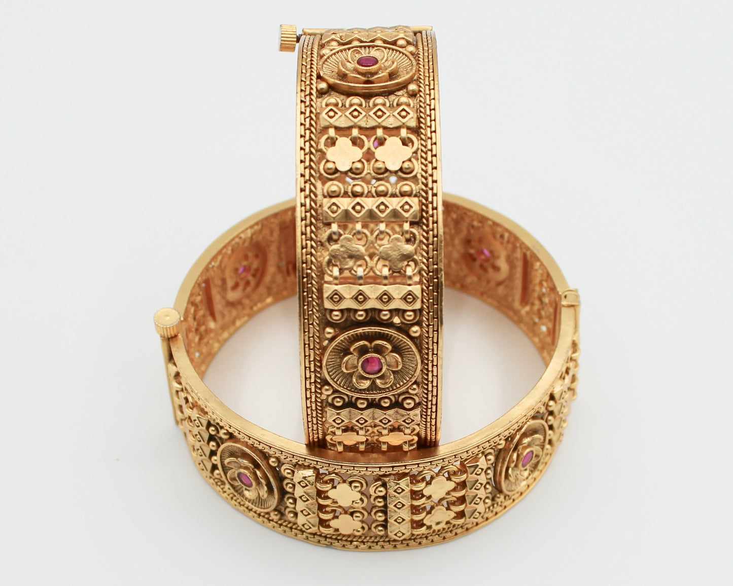 Floral Rajwari Kada - E619