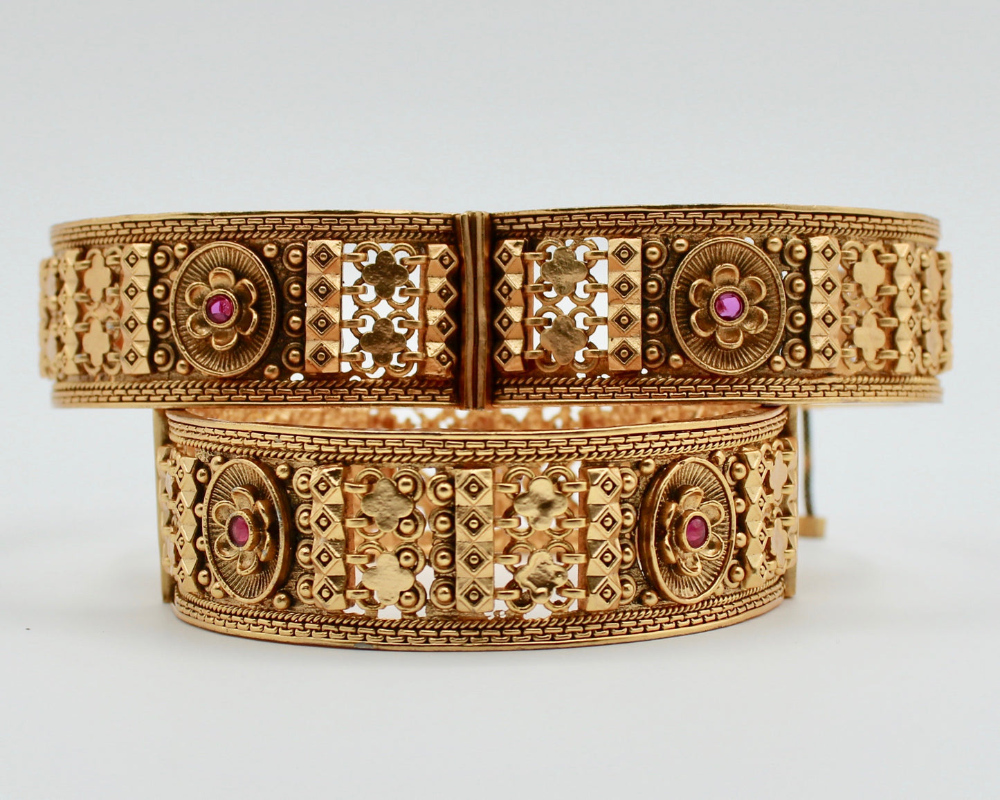 Floral Rajwari Kada - E619