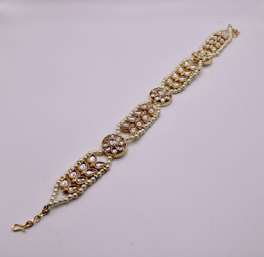 Minimalistic Faux Pearl Mathha Pati - E1184