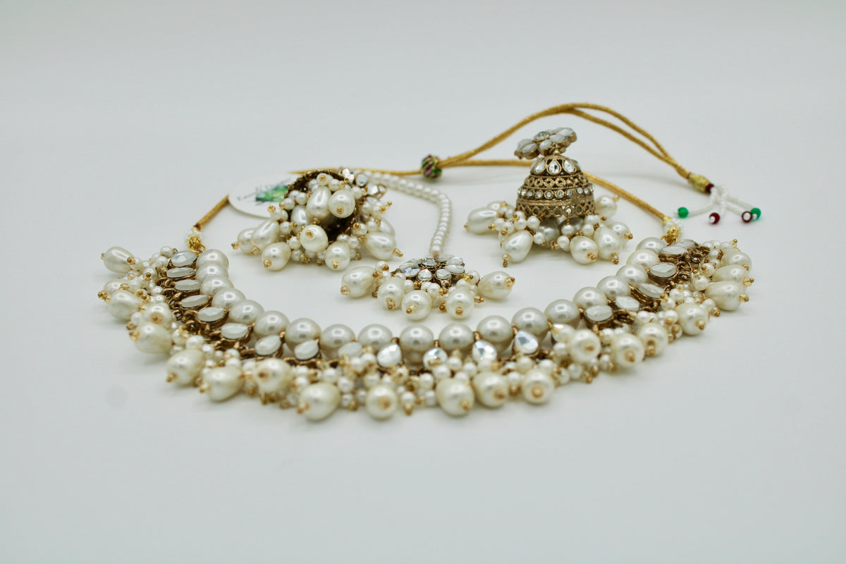 Sheesha Kundan And Faux Pearl Necklace Set - E101