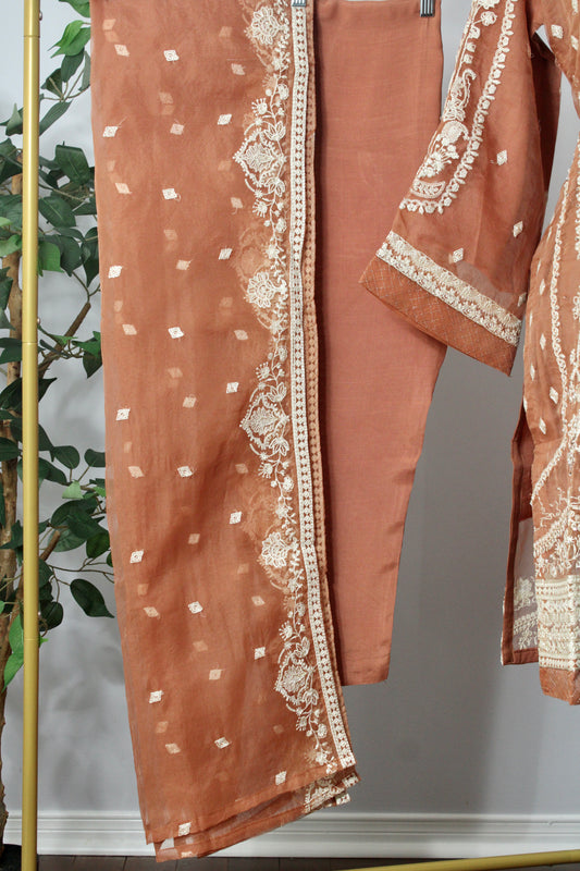 Noori - E2002