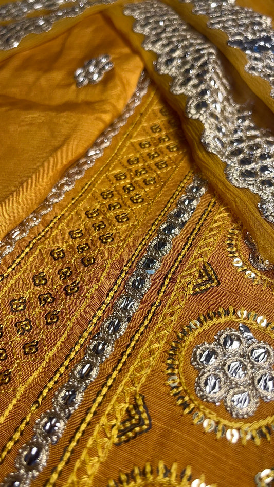 خام سلک ورق کا کام